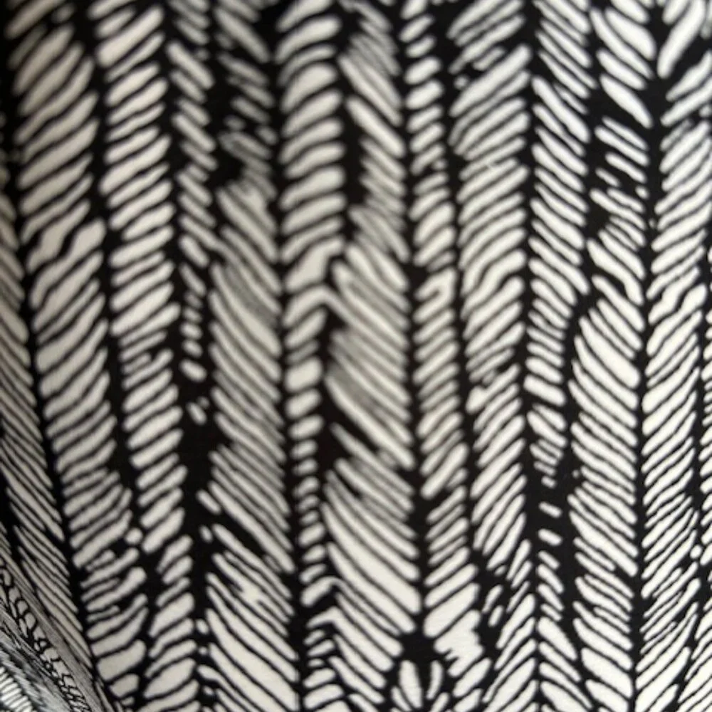 LTS capsleeve black & white print polyester relaxed fit size 18T blouse - Picture 4 of 5